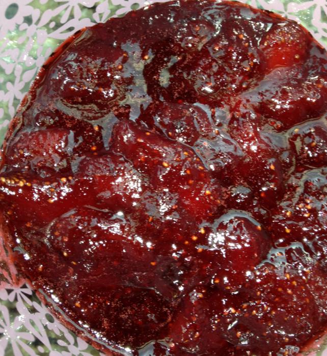 Σπιτικές συνταγές: πώς να μαγειρεύετε παχιά μαρμελάδα φράουλας